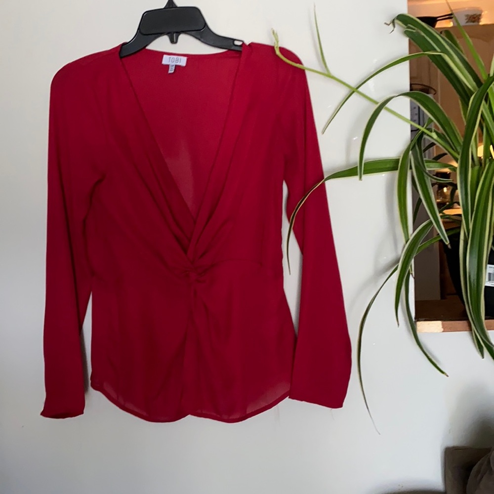 🛍 5/$25 Red Knot Front Blouse